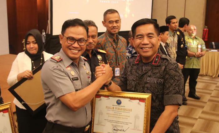 Aktif Laksanakan P4GN, Kakanwil Kemenkumham Banten Terima Penghargaan dari BNNP Banten