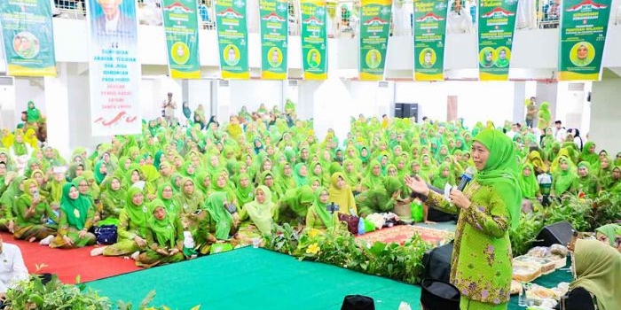 Ketua Umum Pengurus Pusat Muslimat Nahdlatul Ulama, Khofifah Indar Parawansa, saat memberi sambutan.