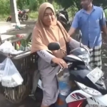 Seorang penjual sayur keliling di Tuban bernama Siti Marsifah (43), akhirnya bisa menunaikan ibadah haji setelah dua dekade atau 20 tahun menabung.