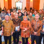 Ketua Umum PP IKA Unair, Khofifah Indar Parawansa, saat menghadiri diskusi kebangsaan di Jakarta.