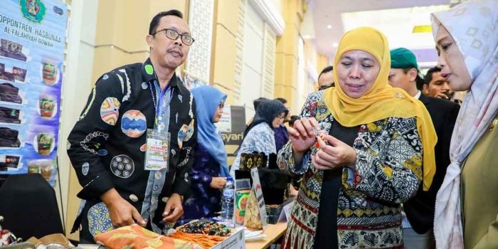 Gubernur Khofifah saat memimpin Misi Dagang dan Investasi Jatim di Lampung.