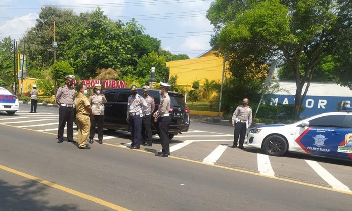 Parkir Sembarangan Di Bahu Jalan Dishub Tuban Bakal Terapkan Sanksi Tegas