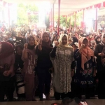 Para peserta dan narasumber dalam sosialisasi penurunan stunting di Kabupaten Tegal, Jawa Tengah.