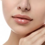 Rekomendasi 5 Lip Balm SPF untuk Lindungi Bibir dari Sinar UV. Foto: Ist