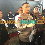 Kapolda Jatim, Irjen Pol Imam Sugianto, saat konferensi pers terkait ledakan di Mako Brimob Surabaya. Foto: RUSMIYANTO/BANGSAONLINE