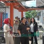 Komisi A dan B saat melakukan sidak di lokasi BTS yang disoal warga. foto: arif kurniawan/ BANGSAONLINE