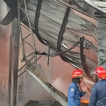 Kondisi pabrik palet plastik di Tanggulangin, Sidoarjo usai terbakar.