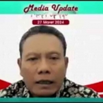 Kepala OJK Kediri, Bambang Supriyanto, saat memberi sambutan dalam media update secara virtual. Foto: Ist