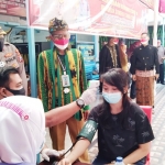 Kapolres Ngawi melihat langsung pelaksanaan vaksinasi di dalam Lapas Ngawi.