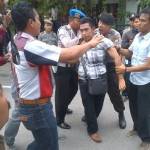 Ketua PMII Sampang sempat ditangkap polisi. foto: Bahri Harian Bangsa