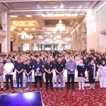 Foto bersama dalam rapat kerja teknis yang digelar Bawaslu Jatim di Surabaya.