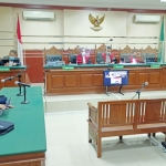 Suasana sidang yang digelar secara virtual di Pengadilan Tipikor PN Surabaya. foto: ist.
