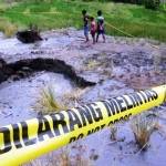 MAKIN LEBAR: Semburan lumpur di Dusun Kramat, Desa Jari, Kecamatan Gondang, Bojonegoro. foto: eky nurhadi/ BANGSAONLINE