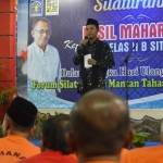 H. Abdul Hamid Wahid, M.Ag, Dewan Pembina Fosil Maharana Jawa Timur memberikan sambutan dan semangat kepada ratusan warga binaan Rutan Situbondo. foto: hadi prayitno/BANGSAONLINE