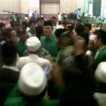 SDA dikerumuni massa PPP. foto:diday/BANGSAONLINE