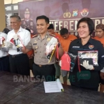  Kapolres Mojokerto ketika menyampaikan rilis penangkapan selama dua minggu.