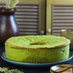 Resep Bolu Pandan Kukus Topping Kelapa. Foto: Ist