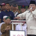 Calon Presden Prabowo Subianto saat menggebrak meja pada kampanye terbuka di Stadion Kridosono Yogyakarta, (8/4/2019). 