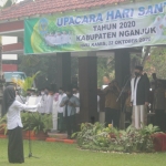 Bupati Nganjuk H Novi Rahman Hidayat pimpin upacara di Hari Santri Nasional. foto: BAMBANG/ BANGSAONLINE