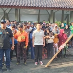 Habib Abu Bakar Assegaf bersama Emil Dardak saat membuka Bangil Marathon.