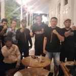 Pengurus Ormas Gedibal Kota Madiun saat saat bertemu dengan Ketua KKD Jawa Timur Arief Rahman (lima dari kanan).