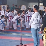 Wakil Bupati Mojokerto, Muhammad Albarra, saat membuka Kejuaraan Karate se-Jawa Timur di GOR Gajah Mada Mojosari.