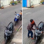Tangkap layar CCTV pencurian motor Honda Vario di jalan Pradah Indah, Dukuh Pakis Surabaya