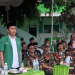 
Ketua PW GP Ansor Jatim, Musaffa Safril hadir sebagai Inspektur Apel Banser pada pembukaan SUSBALAN ke-50 PC GP Ansor Kabupaten Mojokerto. foto: istimewa.