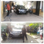 Mobil tim penyidik KPK RI saat keluar dari rumah pribadi Anton (atas). Mobil yang sama sewaktu meninggalkan rumah pribadi Ya