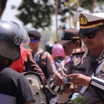 Kasatlantas Polres Ponorogo AKP Bambang Prakoso beserta anggotanya saat gelar Operasi Zebra Semeru 2019.