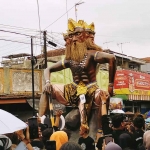Pawai Ogoh-Ogoh menjelang perayaan Nyepi di Blitar.