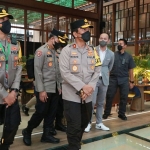 Kapolda Jatim, Irjen Pol Nico Afinta bersama jajaran pejabat utama saat melakukan pengecekan kesiapan pengamanan W20 di Hotel Golden Tulip, Kota Batu.