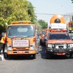 Truk tangki yang disiapkan untuk distribusi air bersih ke dua kecamatan di Lamongan