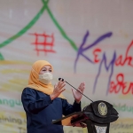 Gubernur Jawa Timur, Khofifah Indar Parawansa, saat memberi sambutan dalam Perkemahan Moderasi Beragama.