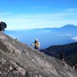 ?Pendakian di gunung Semeru. Foto:ilustrasi/imron/BANGSAONLINE