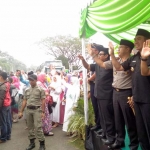 Jajaran Forpimda Kota Malang melepas JCH menuju Asrama Haji Sukolilo Surabaya.