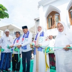 Ketua Umum PP Muslimat NU, Khofifah Indar Parawansa, saat meresmikan Masjid Bahrul Maghfiroh, Kota Malang.