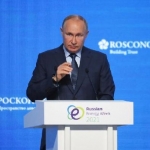 Presiden Rusia Vladimir Putin menyampaikan pidato saat sesi pleno Forum Internasional Pekan Energi Rusia di Moskow, Rusia 13 Oktober 2021. [Sergei Ilnitsky/Pool via REUTERS]TEMPO.CO