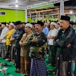 Ratusan Relawan Bima Sakti saat deklarasi pemenangan bakal paslon Berbakti di Pondok Pesantren Darul Tauhid.