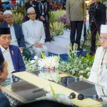 Presiden Joko Widodo menjadi saksi dalam Pernikahan putra ketiga Gubernur Jawa Timur periode 2019-2024 Khofifah Indar Parawansa, Yusuf Mannagali dengan Jihan Qonitatillah.