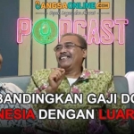 Suasana gayeng saat rekaman Podcast BANGSAONLINE di kantor HARIAN BANGSA dan BANGSAONLINE Jalan Cipta Menanggal I nomor 35 Surabaya. Foto: PODCAST BANGSAONLINE