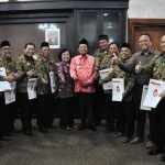 Para pendonor yang bakal meraih penghargaan saat pamit Wali Kota Mojokerto