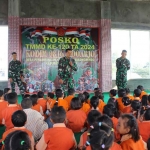 Satgas TMMD Sidoarjo memberikan wawasan kebangsaan ke siswa TK di Desa Penambangan, Kecamatan Balongbendo. Foto: Ist