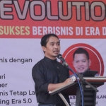 Wakil Wali Kota Pasuruan Adi Wibowo saat membuka Seminar Nasional Marketer Revolution di Gedung Serbaguna Uniwara, Sabtu (30/7/2022).