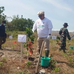 Pertamina EP Sukowati Field saat menanam seribu pohon pada kawasan perbukitan  di Bojonegoro.