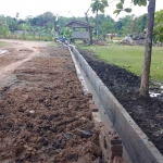 Pembangunan drainase di Desa Krebet, Kecamatan Pilangkanceng, Kabupaten Madiun, dalam rangka mengantisipasi banjir.