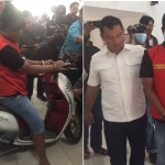 Pelaku penusukan ban mengunakan paku sandal jepit mempraktekkan aksinya di Polrestabes Surabaya.