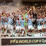 Argentina berhasil meraih juara Piala Dunia 2022 usai mengalahkan Prancis melalui adu penalti.