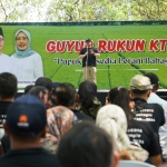 Hanindhito Himawan Pramana saat memberi sambutan dihadapkan ribuan petani