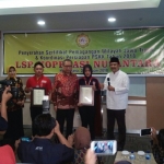 Gus Ipul saat Penyerahan Sertifikat Pemagangan Wilayah Jawa Timur di Hotel Alana Surabaya, Sabtu (27/1).